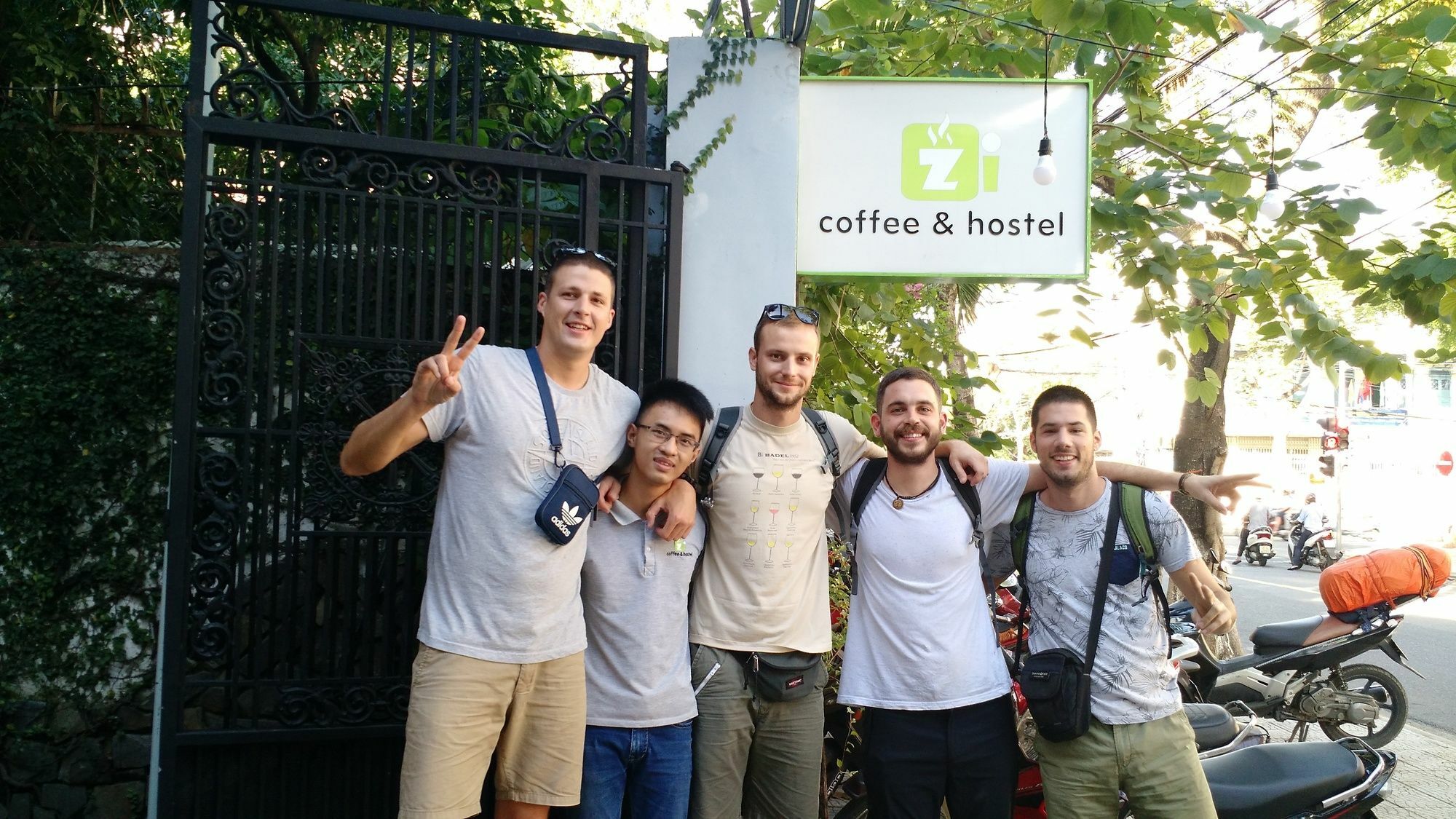 Zi Coffee & Hostel Đà Nẵng Extérieur photo